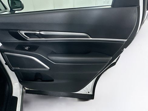 Used 2025 Kia Telluride S image 32