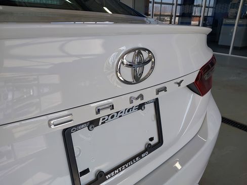 Used 2024 Toyota Camry SE image 32