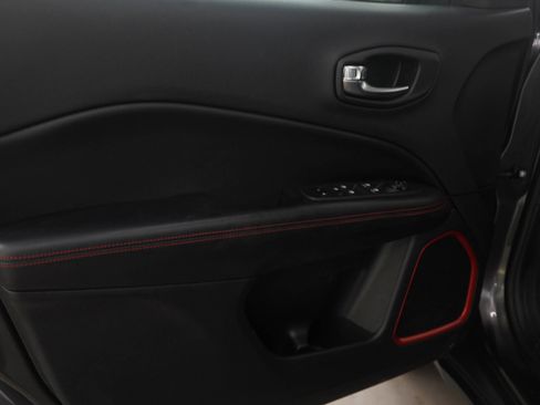 Used 2018 Jeep Compass Trailhawk w/ Cold Weather Group image 22