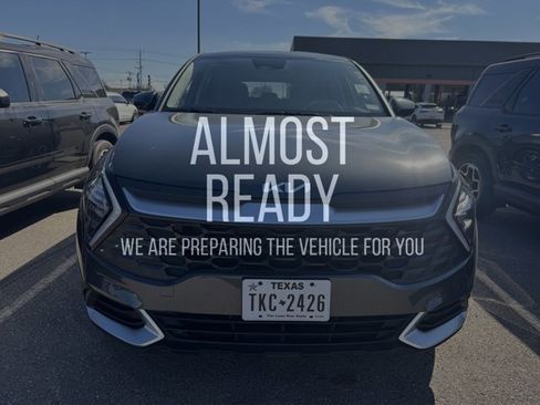 Used 2023 Kia Sportage LX image 1