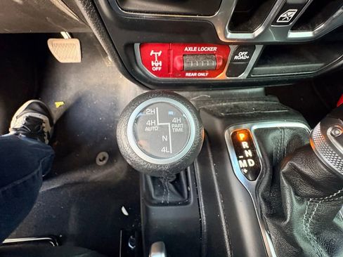Used 2024 Jeep Wrangler Unlimited image 26