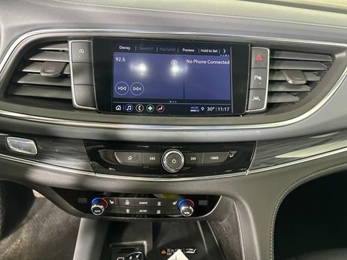 Used 2023 Buick Enclave Essence image 21