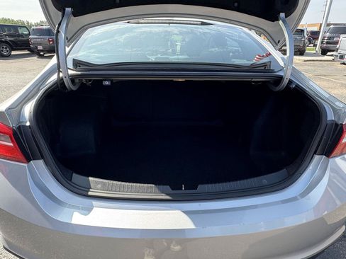 Used 2017 Chevrolet Malibu LT FWD image 29