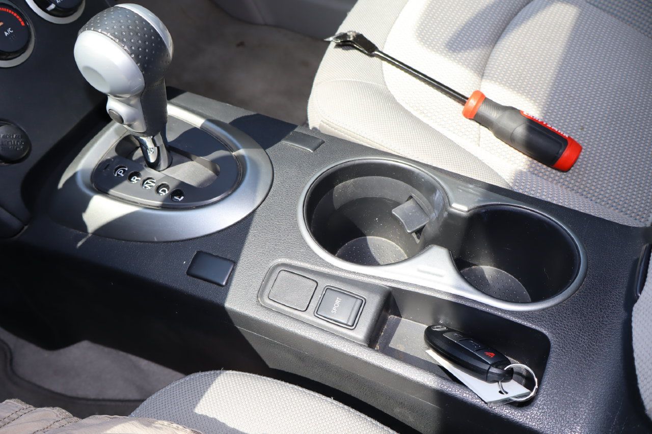 Used 2013 Nissan Rogue SV FWD image 21