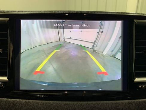 Used 2025 Chrysler Pacifica Select FWD image 7