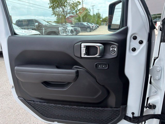 Used 2026 Jeep Gladiator Mojave AWD/4WD image 22