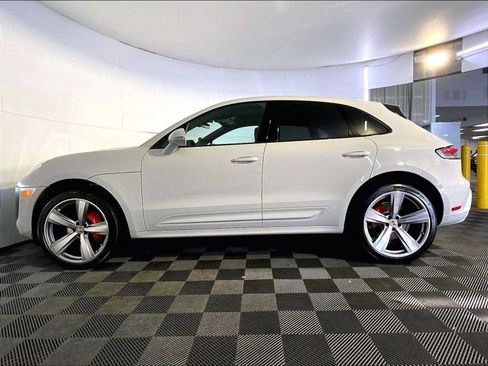 Used 2023 Porsche Macan S AWD/4WD image 2