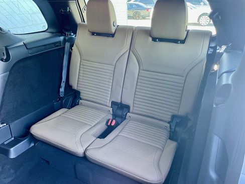 New 2026 Land Rover Discovery Dynamic SE AWD/4WD image 33