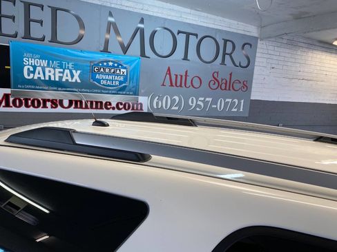 Used 2010 GMC Acadia SL w/ Preferred Package image 9