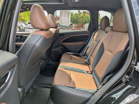 Certified 2025 Subaru Forester Touring AWD/4WD image 32
