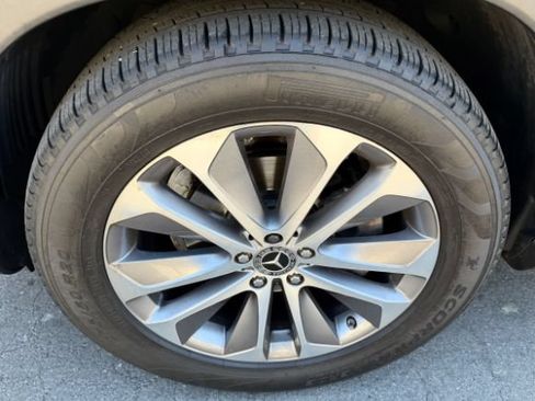 Used 2021 Mercedes-Benz GLE 350 w/ Premium Package image 30