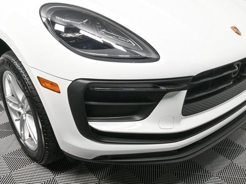Certified 2025 Porsche Macan image 37