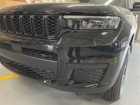 New 2025 Jeep Grand Cherokee L Altitude image 12