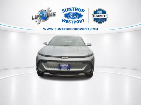 Used 2024 Chevrolet Equinox EV LT w/ LPO, Active Package FWD image 9