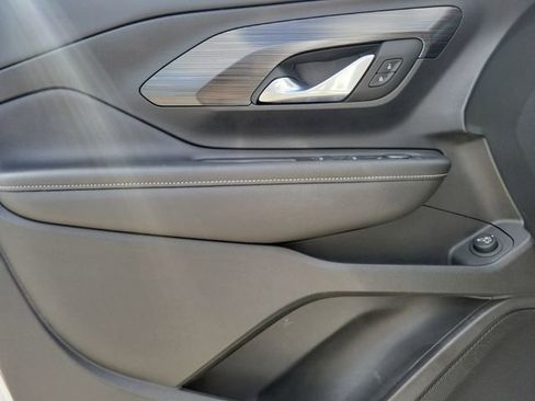 Used 2022 GMC Terrain SLE w/ Driver Convenience Package FWD image 19