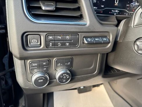 Used 2023 GMC Yukon XL AT4 w/ AT4 Premium Package AWD/4WD image 12