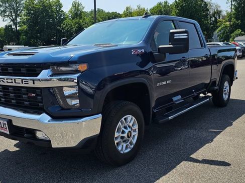 Used 2022 Chevrolet Silverado 2500 LT w/ Convenience Package AWD/4WD image 3