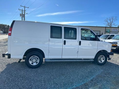 Used 2020 Chevrolet Express 2500 w/ Driver Convenience Package image 7