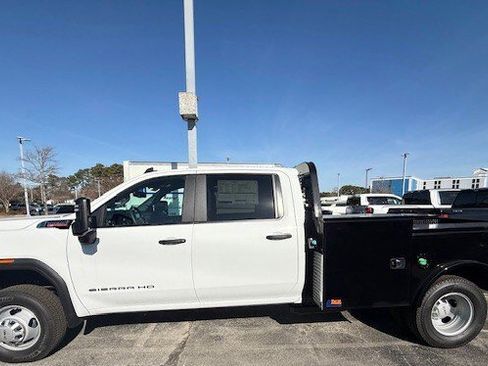 New 2026 GMC Sierra 3500 Pro w/ Convenience Package image 3