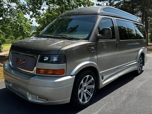 Used 2016 GMC Savana 2500 RWD image 2
