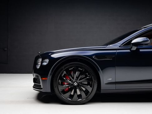 Used 2022 Bentley Flying Spur V8 AWD/4WD image 19