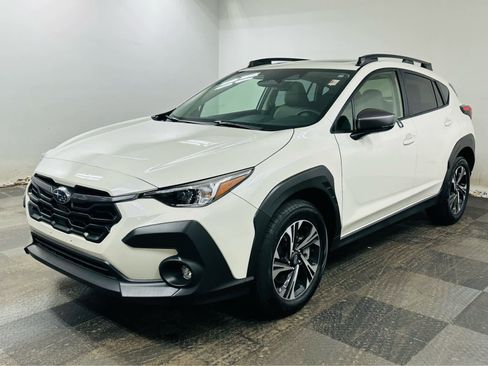 Used 2024 Subaru Crosstrek 2.0i Premium image 3