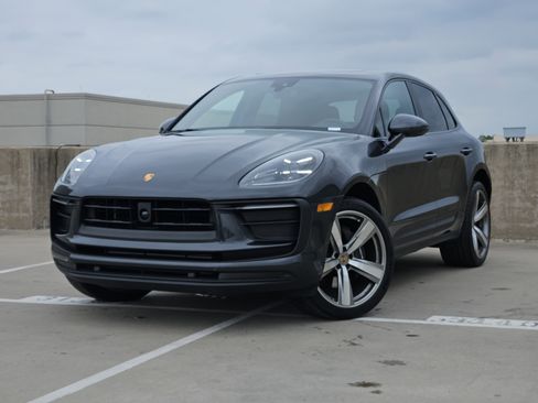 Certified 2026 Porsche Macan AWD/4WD image 1