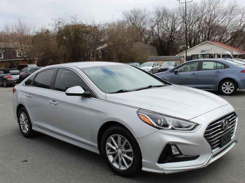 Used 2019 Hyundai Sonata SE image 3