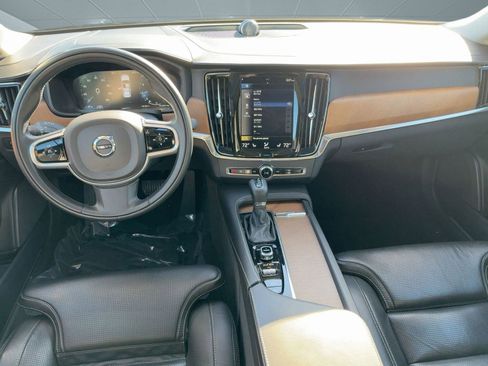 Used 2018 Volvo S90 T6 Inscription image 25