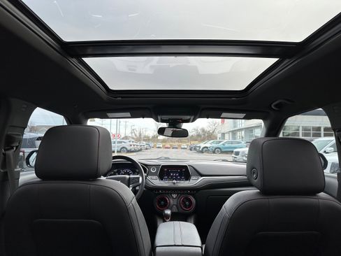 Used 2022 Chevrolet Blazer RS w/ Enhanced Convenience Package image 11