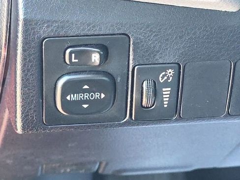 Used 2016 Toyota Corolla LE image 11