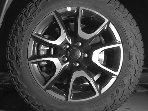 Used 2025 Jeep Compass Trailhawk image 12