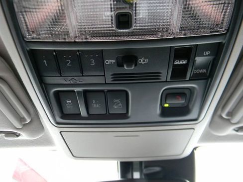Used 2023 Toyota 4Runner Limited AWD/4WD image 18