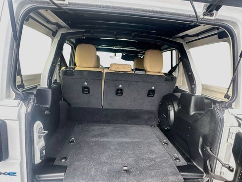 Used 2023 Jeep Wrangler Unlimited w/ Sun & Screen Package AWD/4WD image 28