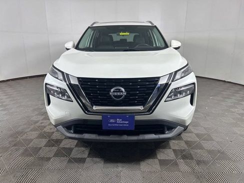 Used 2022 Nissan Rogue SV w/ SV Premium Package AWD/4WD image 2