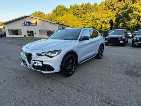 Used 2024 Alfa Romeo Stelvio Ti w/ Performance Driving Package AWD/4WD image 2