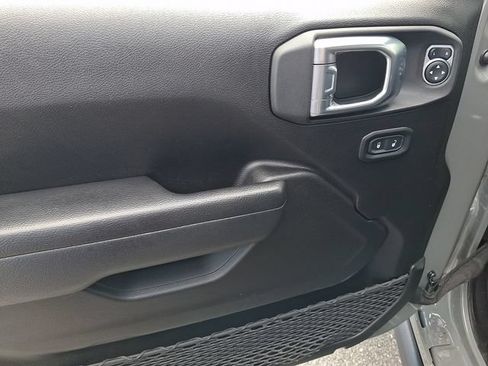 Used 2022 Jeep Wrangler Unlimited Sport AWD/4WD image 12