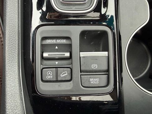 Used 2024 Honda Pilot Elite image 25