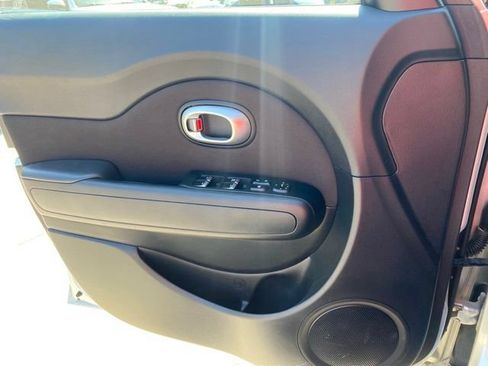 Used 2017 Kia Soul FWD image 20