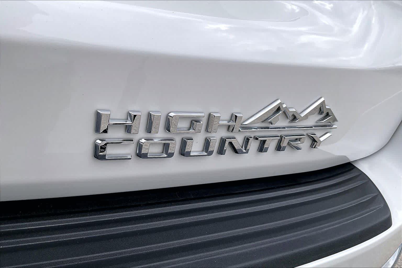 Used 2021 Chevrolet Tahoe High Country w/ Premium Package AWD/4WD image 10