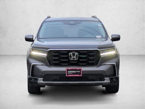 New 2025 Honda Pilot Touring image 6