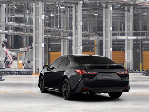 New 2026 Toyota Camry Hybrid FWD image 9