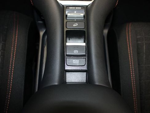 Used 2025 Honda HR-V Sport image 17