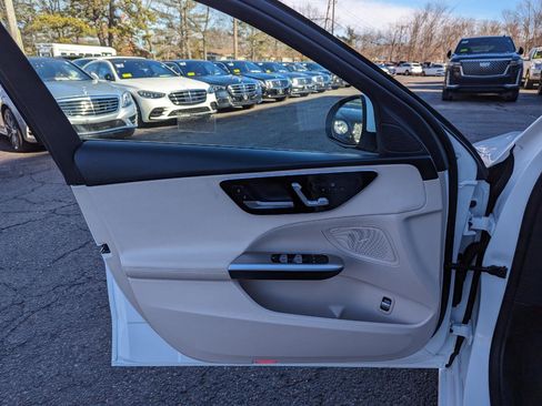 Used 2024 Mercedes-Benz C 300 4MATIC Sedan image 11
