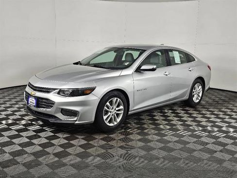 Used 2018 Chevrolet Malibu LT image 9