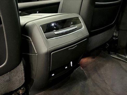 Used 2023 Cadillac Escalade ESV Sport AWD/4WD image 10