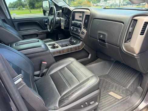 Used 2015 GMC Sierra 2500 Denali w/ Duramax Plus Package AWD/4WD image 30