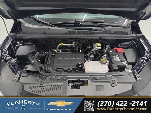 Used 2021 Chevrolet Trax LT w/ LT Convenience Package AWD/4WD image 16
