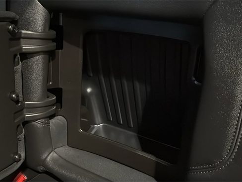 Used 2021 Chevrolet Silverado 1500 LT Trail Boss w/ Convenience Package II image 19