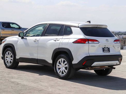 Used 2022 Toyota Corolla Cross L AWD/4WD image 6